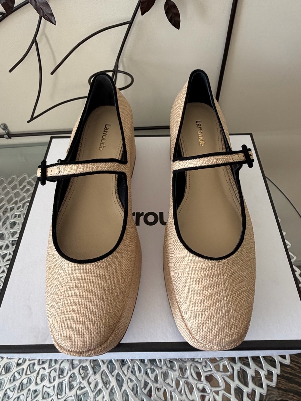 Larroudé Blair Flatforms in Raffia w Leather Trim Size 8.5 NIB - Picture 9 of 16
